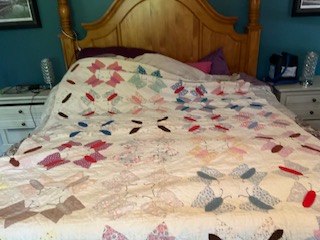 Older Handmade Quilt 87"x67" - Image 4